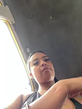 Laura fernandezII online show from January 10, 2025, 2:34 pm