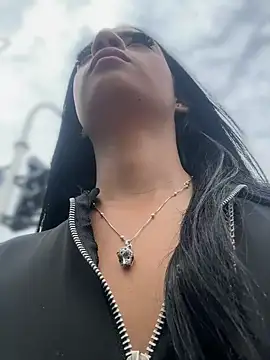 Laura fernandezII online show from February 2, 2025, 3:28 pm