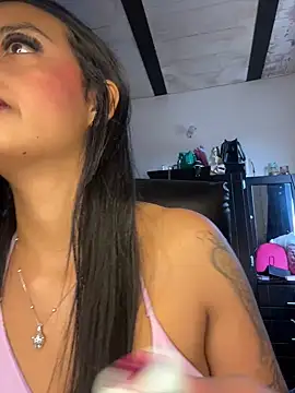 Laura fernandezII online show from February 12, 2025, 9:33 pm