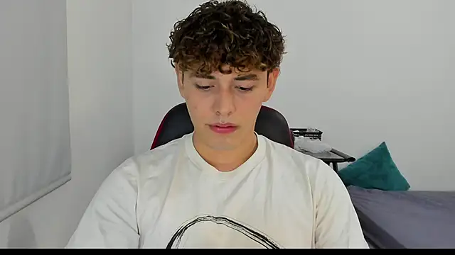 dani 2226 online show from December 4, 2024, 4:43 am