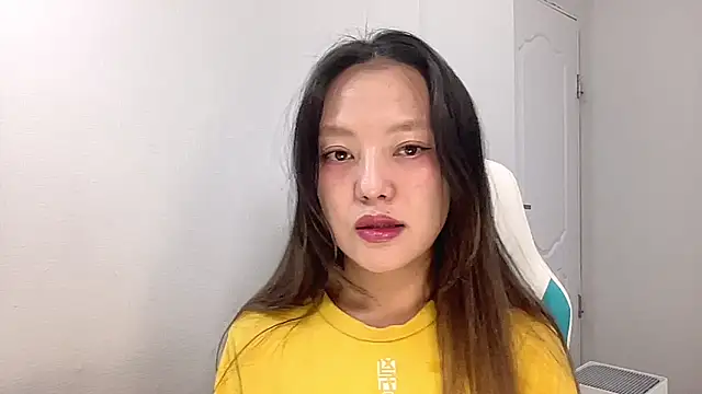 Risalynn online show from December 20, 2024, 3:36 am