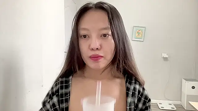 Risalynn online show from February 13, 2025, 3:29 am