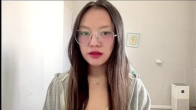 Risalynn online show from March 4, 2025, 6:37 am