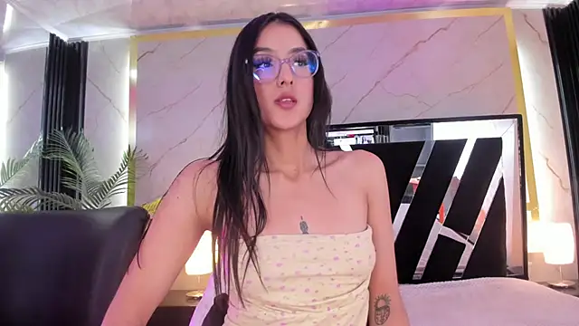 Princess Violett online show from March 22, 2025, 4:47 pm