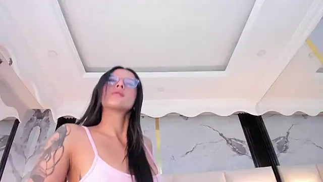 Snapshot of Princess_Violett chatting on February 3, 2026, 2:22 pm Princess Violett online show from February 3, 2026, 2:22 pm