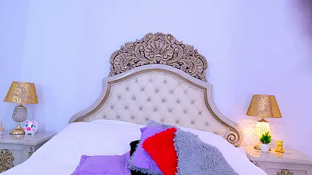 SarahBrunet online show from March 6, 2025, 4:07 pm