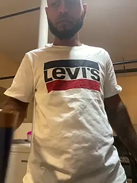 islandvybee55 online show from February 20, 2026, 11:22 am