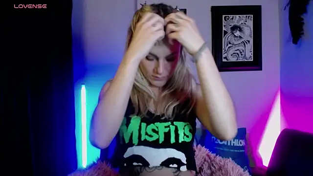 kim jeins11 online show from October 15, 2025, 2:22 am