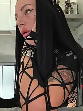 cicciolina online show from November 10, 2025, 1:32 pm