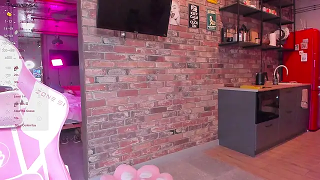 aesthetics  tease online show from September 24, 2025, 6:06 am