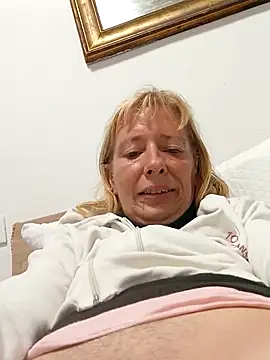 Ladykiss833 online show from October 5, 2025, 9:24 pm