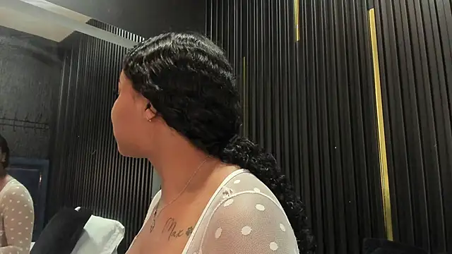 Sofi Fox  online show from November 27, 2025, 7:27 pm