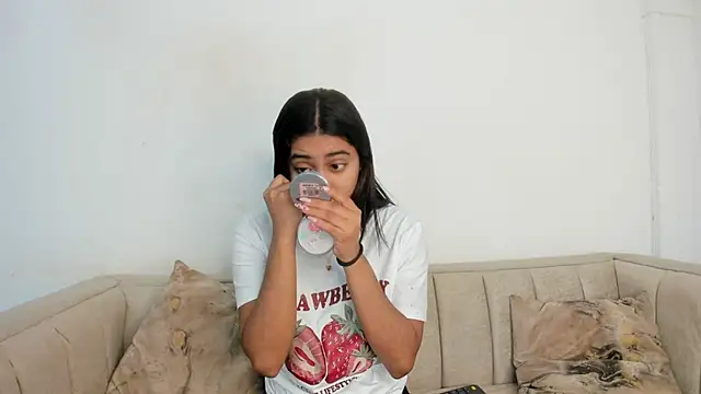 Snapshot of natalia_aguirre1 chatting on October 30, 2025, 12:17 pm natalia aguirre1 online show from October 30, 2025, 12:17 pm