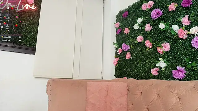 Snapshot of natalia_aguirre1 chatting on November 9, 2025, 7:56 pm natalia aguirre1 online show from November 9, 2025, 7:56 pm