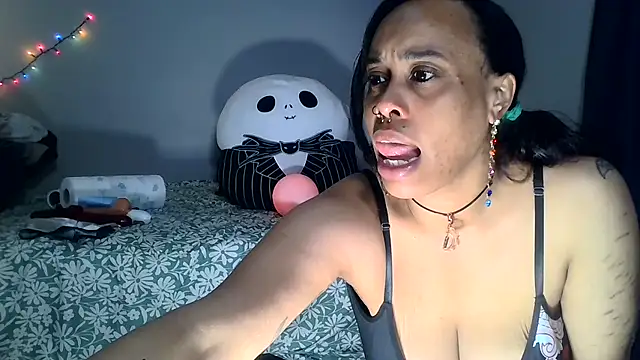 Snapshot of loveluna8 chatting on December 22, 2024, 10:47 pm loveluna8 online show from December 22, 2024, 10:47 pm