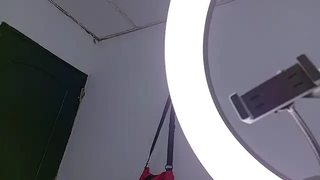 BrinaON online show from February 12, 2025, 11:09 pm