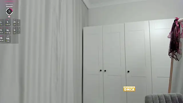 snowiie online show from October 31, 2025, 5:14 pm