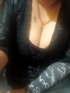 Snapshot of MONA_DARLING31 chatting on February 17, 2025, 4:31 am MONA DARLING31 online show from February 17, 2025, 4:31 am