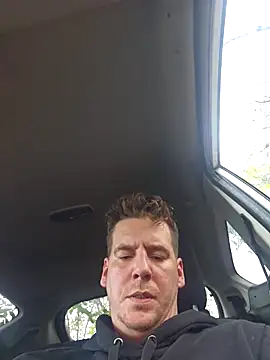 Titanhoott online show from November 13, 2025, 1:10 pm