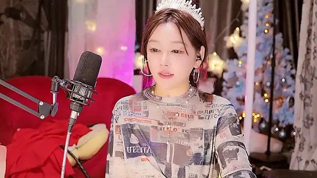 Snapshot of Missy_Nana21 chatting on December 7, 2024, 7:10 pm Missy Nana21 online show from December 7, 2024, 7:10 pm