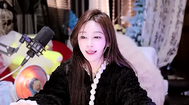 Snapshot of Missy_Nana21 chatting on February 13, 2025, 4:28 pm Missy Nana21 online show from February 13, 2025, 4:28 pm