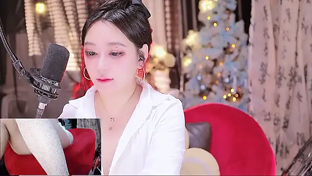 Snapshot of Missy_Nana21 chatting on October 11, 2025, 4:05 pm Missy Nana21 online show from October 11, 2025, 4:05 pm