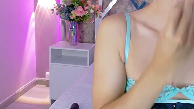 MaxiRogers online show from December 22, 2025, 11:29 am