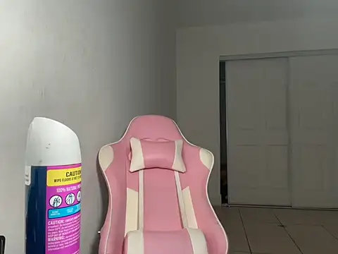 shandiloveslemonss online show from September 21, 2025, 7:54 am