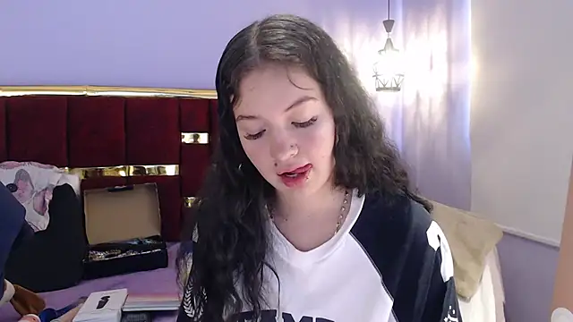 lilimini032 online show from December 22, 2025, 7:33 pm