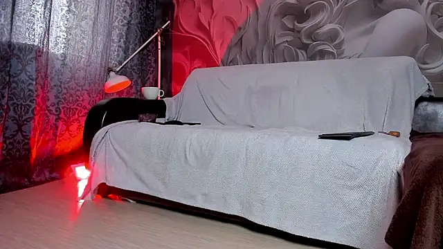 IrenePearcy online show from February 13, 2025, 8:38 am