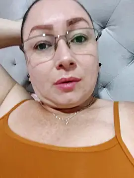 Snapshot of milly_sanchez chatting on May 17, 2026, 5:20 pm milly sanchez online show from May 17, 2026, 5:20 pm