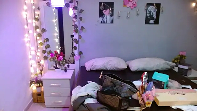 Kimandyuk online show from March 21, 2025, 8:08 pm