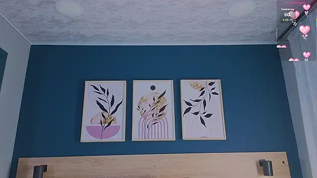 GabyPetit online show from September 24, 2025, 8:01 pm