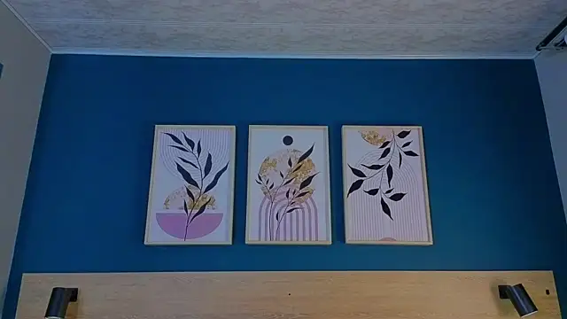 GabyPetit online show from October 2, 2025, 8:05 pm