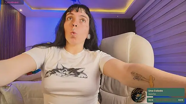 Lucy Smith2 online show from October 27, 2025, 7:51 pm