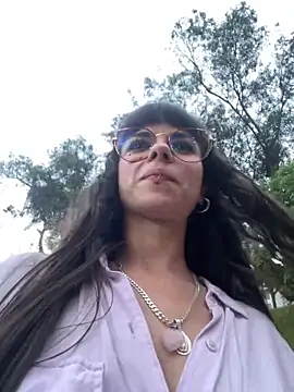 Snapshot of VioletaSubmissive chatting on May 16, 2026, 11:03 pm VioletaSubmissive online show from May 16, 2026, 11:03 pm