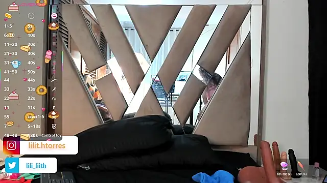 LILITH TORRES1 online show from November 21, 2025, 10:19 pm