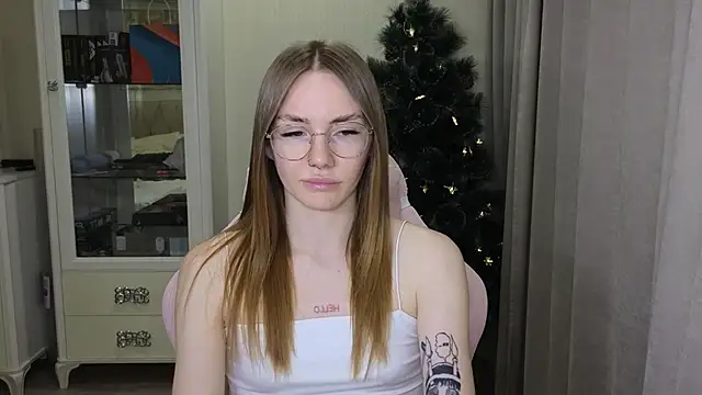 littlevildevil online show from December 13, 2024, 3:11 pm