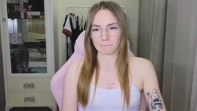 littlevildevil online show from January 30, 2025, 3:08 pm