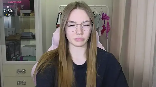 littlevildevil online show from March 2, 2025, 9:10 am