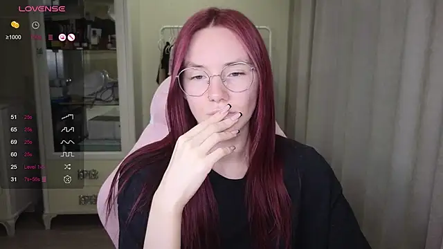 littlevildevil online show from September 14, 2025, 11:09 am