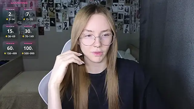 littlevildevil online show from February 14, 2026, 10:56 am