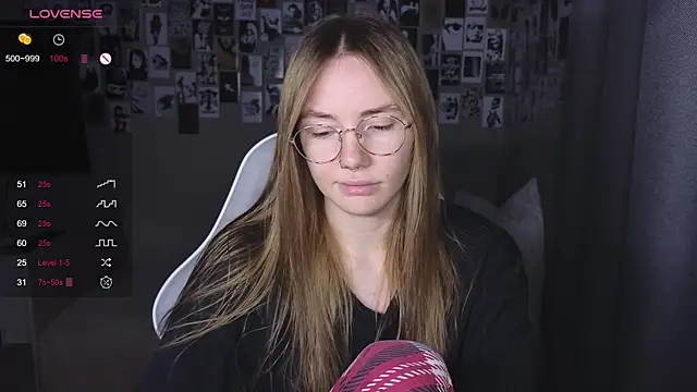 littlevildevil online show from April 6, 2026, 8:26 am