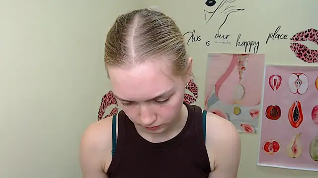 MademoiselleCl online show from February 7, 2025, 4:03 pm