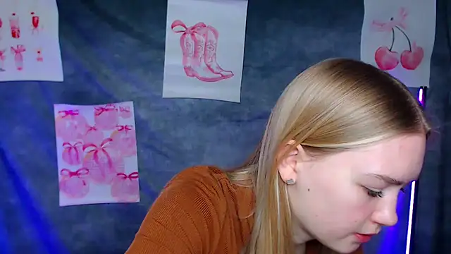 MademoiselleCl online show from February 8, 2026, 1:03 pm