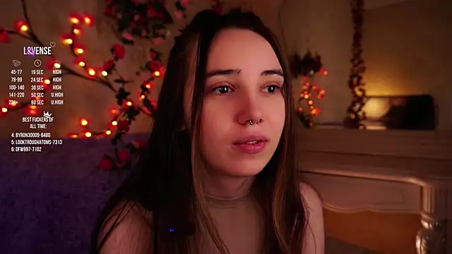 Snapshot of GillianDowdey chatting on October 31, 2025, 2:45 am GillianDowdey online show from October 31, 2025, 2:45 am