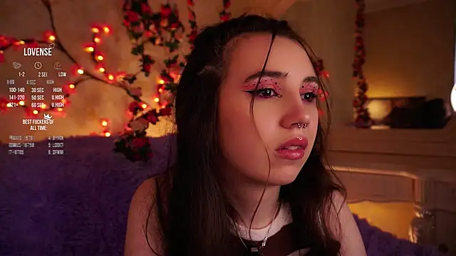 Snapshot of GillianDowdey chatting on November 1, 2025, 3:52 am GillianDowdey online show from November 1, 2025, 3:52 am