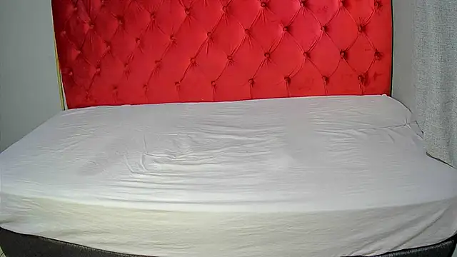 teressax online show from February 25, 2025, 1:39 pm
