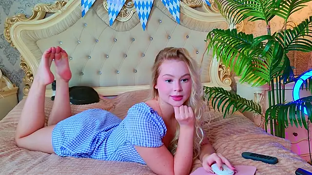 Snapshot of baby_lianaa chatting on September 23, 2025, 1:03 pm baby lianaa online show from September 23, 2025, 1:03 pm