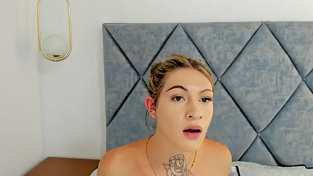 Lizz Luna online show from December 14, 2024, 9:35 pm